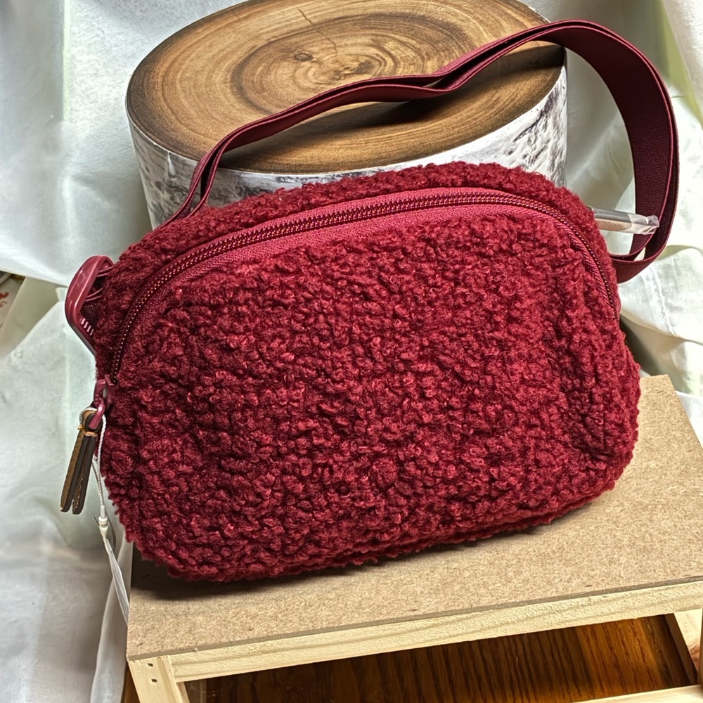 Women’s Vera Bradley Burgundy Sherpa Crossbody Bag